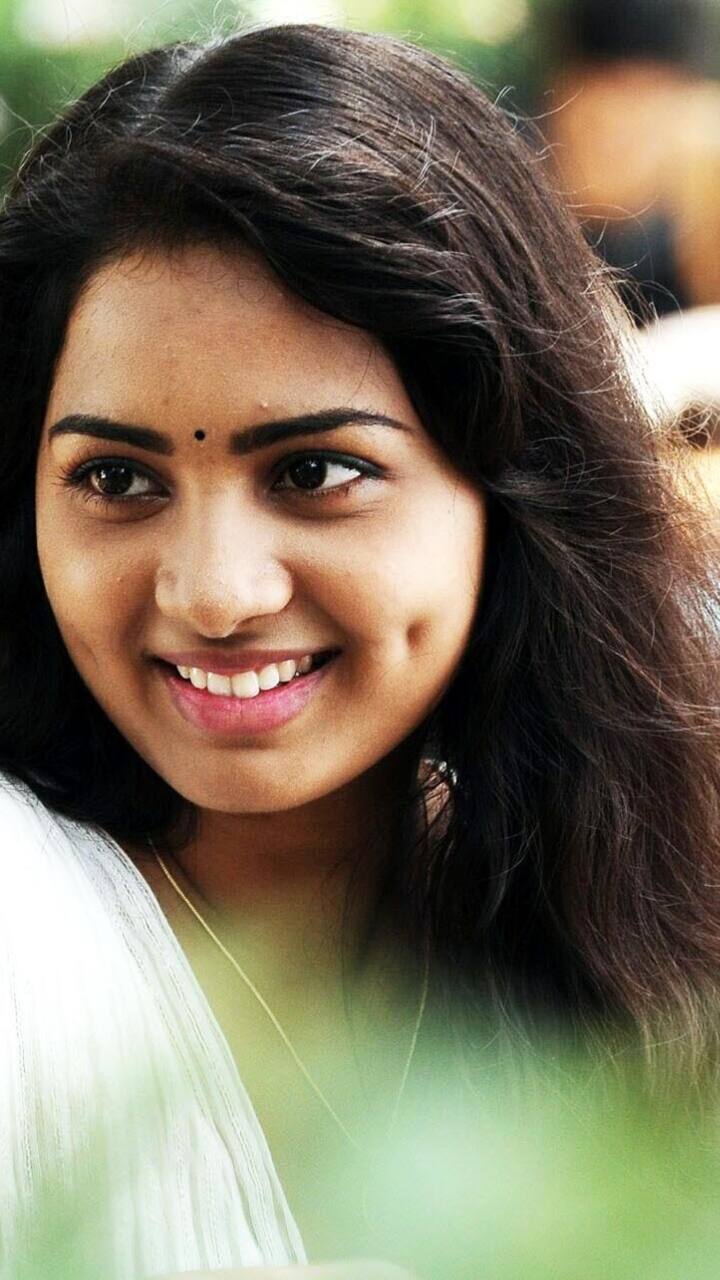 இந்த சீசனில், ஸ்ருஷ்டி டாங்கே போட்டியாளராக களமிறங்கியுள்ளார்