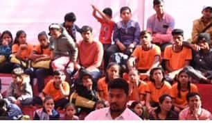 ही स्पर्धा पाहण्यासाठी अनेकांनी गर्दी केली होती.