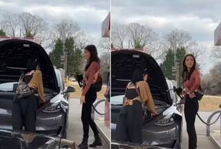 Funny Video: ਇਲੈਕਟ੍ਰਿਕ ਕਾਰ ਟੇਸਲਾ ਨੂੰ ਲੈ ਕੇ ਪੈਟਰੋਲ ਪੰਪ 'ਤੇ ਪਹੁੰਚੀਆਂ ਔਰਤਾਂ, ਫਿਰ ਲੋਕਾਂ ਨੇ ਇਸ ਤਰ੍ਹਾਂ ਲਏ ਮਜ਼ਾ