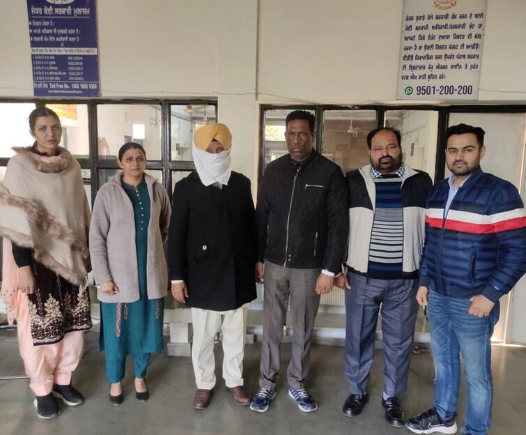 VB ARRESTS ABSCONDING ACCUSED IN JALANDHAR IMPROVEMENT TRUST LAND EMBEZZLEMENT CASE ਇੰਮਪਰੂਵਮੈਂਟ ਟਰੱਸਟ ਜਲੰਧਰ ਦੀ ਜਮੀਨ ਵਿਚ ਹੋਏ ਗਬਨ ਦੇ ਕੇਸ ਵਿਚ ਭਗੌੜੇ ਚਲ ਰਹੇ ਇਕ ਹੋਰ ਦੋਸ਼ੀ ਨੂੰ ਵਿਜੀਲੈਂਸ ਨੇ ਕੀਤਾ ਗ੍ਰਿਫਤਾਰ