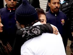 Bharat Jodo Yatra: भारत जोड़ों यात्रा में महबूबा मुफ्ती ने प्रियंका-राहुल गांधी को लगाया गले, देखें तस्वीरें