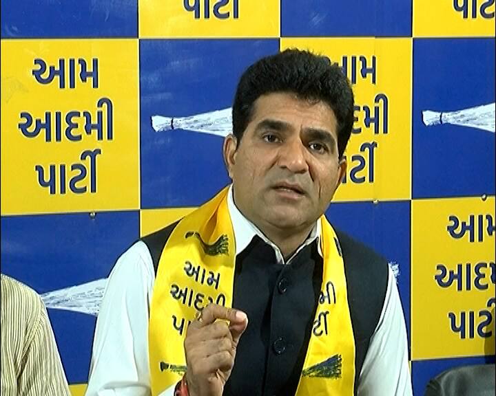 Ahmedabad News: Under BJP's rule, fake goods burst in Gujarat AAP Isudan Gadhvi's attack on fake tolls Isudan Gadhvi: ભાજપના રાજમાં ગુજરાતમાં નકલી ચીજ વસ્તુઓનો રાફડો ફાટ્યો, નકલી ટોલનાકા પર ઈસુદાન ગઢવીના પ્રહાર