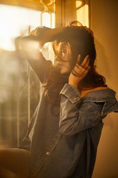 Rhea Chakraborty’s Latest Pictures Leave Us Spellbound - SEE PICS