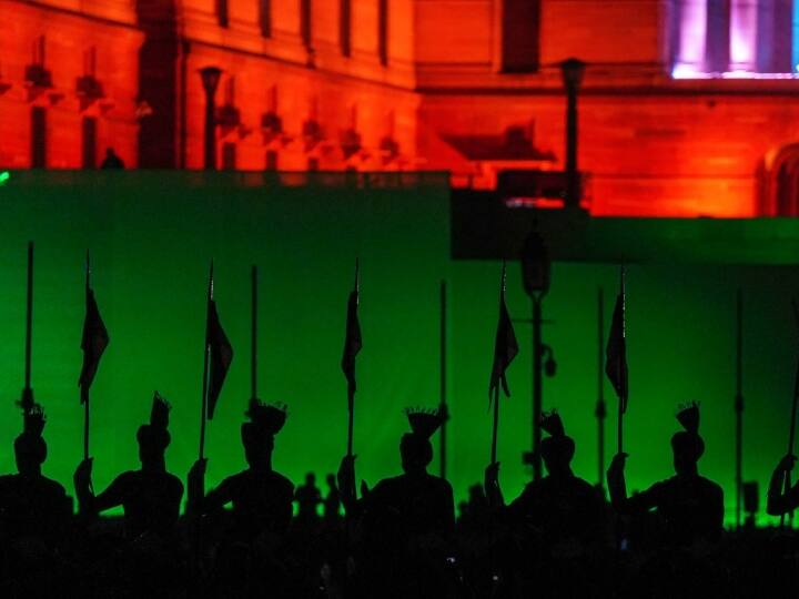 बीटिंग द रिट्रीट का फुल ड्रेस रिहर्सल शनिवार शाम को विजय चौक पर किया जाएगा.