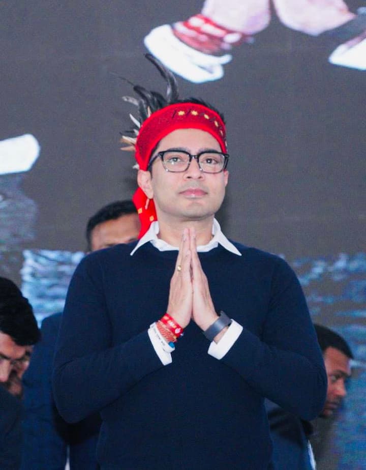 'আমরা দিল্লির বাবুদের কাছে মাথা নিচু করব না, বাংলার মানুষের কাছে করব। তাই তৃণমূলের কাছে মানুষ ক্ষোভ জানাচ্ছে।'