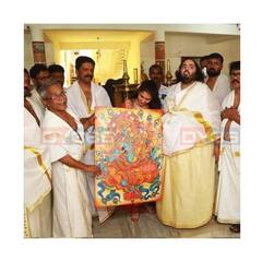 Radhika Anant Photos: सगाई के बाद मंगेतर राधिका के साथ तिरुमाला पहुंचे अनंत अंबानी, श्री वेंकटेश्वर मंदिर जाकर लिया आशीर्वाद, देखें तस्वीरें