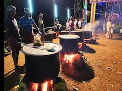 Madurai: 200 ஆடுகள், 300 சேவல்கள், 2500 கிலோ அரிசி - முனியாண்டி கோயில் பிரியாணி திருவிழா