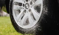 Car Care: ਜੇਕਰ ਤੁਸੀਂ ਇਹ ਗਲਤੀਆਂ ਕਰਦੇ ਹੋ ਤਾਂ ਚੱਲਦੀ ਗੱਡੀ ਦਾ ਹੋ ਸਕਦਾ ਹੈ ਵੱਡਾ ਨੁਕਸਾਨ, ਪੜ੍ਹੋ ਕਿਹੜੇ ਕਾਰਨ ਹਨ ਗੱਡੀ ਦੇ ਟਾਇਰ ਫਟਣ ਦੇ?