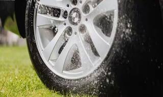 Car Care: ਜੇਕਰ ਤੁਸੀਂ ਇਹ ਗਲਤੀਆਂ ਕਰਦੇ ਹੋ ਤਾਂ ਚੱਲਦੀ ਗੱਡੀ ਦਾ ਹੋ ਸਕਦਾ ਹੈ ਵੱਡਾ ਨੁਕਸਾਨ, ਪੜ੍ਹੋ ਕਿਹੜੇ ਕਾਰਨ ਹਨ ਗੱਡੀ ਦੇ ਟਾਇਰ ਫਟਣ ਦੇ?