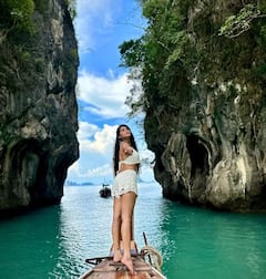 Karthika Deepam Amulya Gowda Photos:  చూపులతో మంత్రం వేస్తోన్న రౌడీ బేబీ ( అమూల్య గౌడ)