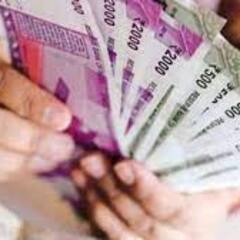 Dream Interpretation : ঘুমানোর সময় স্বপ্নে টাকা ? কখন শুভ, কখন অশুভ ?