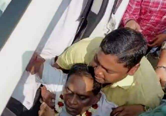 odisha health minister shot at jharsuguda bjd naba kisore das death timeline  'સ્વાસ્થ્ય મંત્રી નબ કિશોર દાસ કારની નીચે ઉતર્યા, ત્યારે જ હમલાવરે મારી 2 ગોળી, જાણો મોત સુધીનો સમગ્ર ઘટનાક્રમ