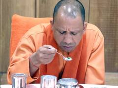 In Pic: सीएम योगी के साथ तस्वीरों में रात्रिभोज में नजर आए दिग्गज नेता, दोनों डिप्टी CM और मंत्री भी दिखे साथ