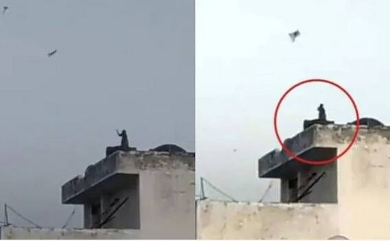 Viral Video: ਛੱਤ 'ਤੇ ਖੜ੍ਹੇ ਹੋ ਕੇ ਪਤੰਗ ਉਡਾਉਂਦੇ ਨਜ਼ਰ ਆਇਆ ਬਾਂਦਰ, ਦੇਖੋ ਮਜ਼ੇਦਾਰ ਵੀਡੀਓ