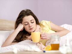 बैठकर या खड़े हो कर नहीं... दवा खाने का ये है सबसे सही तरीका, जानिए क्या कहती है नई स्टडी