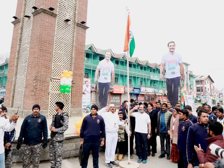 After almost five-month long padyatra, Rahul Gandhi hoisted the National Flag at Lal Chowk during J&K leg of the Bharat Jodo Yatra. (Image Credit: Congress | Twitter)