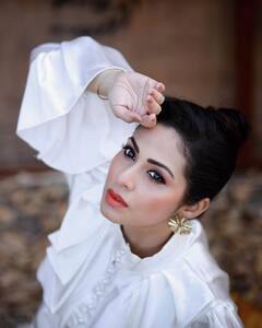 வெள்ளைப் பூக்கள் மலரட்டுமே...நடிகை சதாவின் ரீசண்ட் க்ளிக்ஸ்!