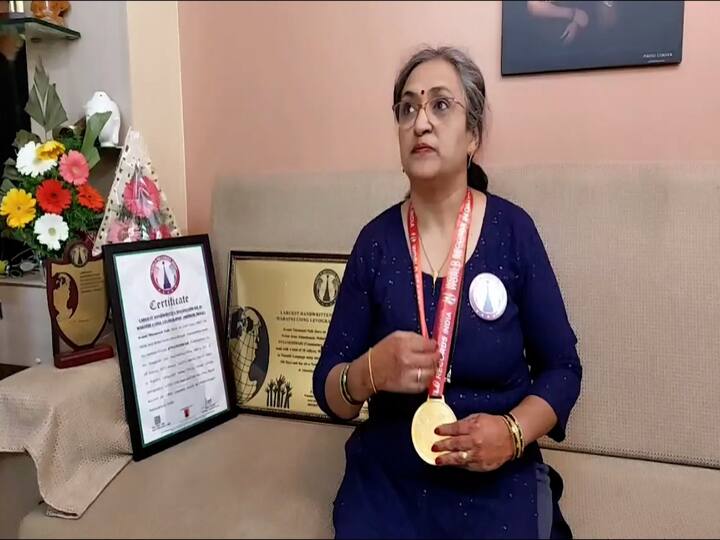 आज जेंव्हा क्रांती नाईक यांनी हा विक्रम केला, त्यावेळी त्यांचा आपल्याला अभिमान वाटत असल्याचे त्यांची कन्या आकांशा सांगते.