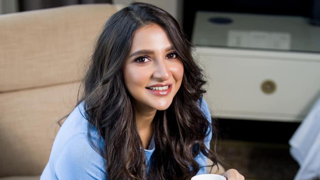 Subhasree Ganguly: কেবল চেহারা নয়, নতুন ওয়েব সিরিজের জন্য কন্ঠস্বরও আমূল বদলে ফেলেছেন শুভশ্রী! Subhasree Ganguly: Subhasree Ganguly's New Web Series Indubala Bhater Hotel teaser out, will release in Hoichoi in march Subhasree Ganguly: কেবল চেহারা নয়, নতুন ওয়েব সিরিজের জন্য কন্ঠস্বরও আমূল বদলে ফেলেছেন শুভশ্রী!