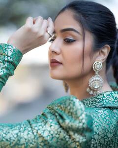 Anchor Sreemukhi: గ్రీన్ డ్రెస్ లో యాంకర్ శ్రీముఖి గ్లామర్ షో