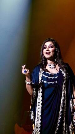 Shreya Ghoshal: `முன்பே வா என் அன்பே வா` ஸ்ரேயா கோஷலின் இசை நிகழ்ச்சியில் எடுக்கப்பட்ட க்யூட் க்ளிக்ஸ்!