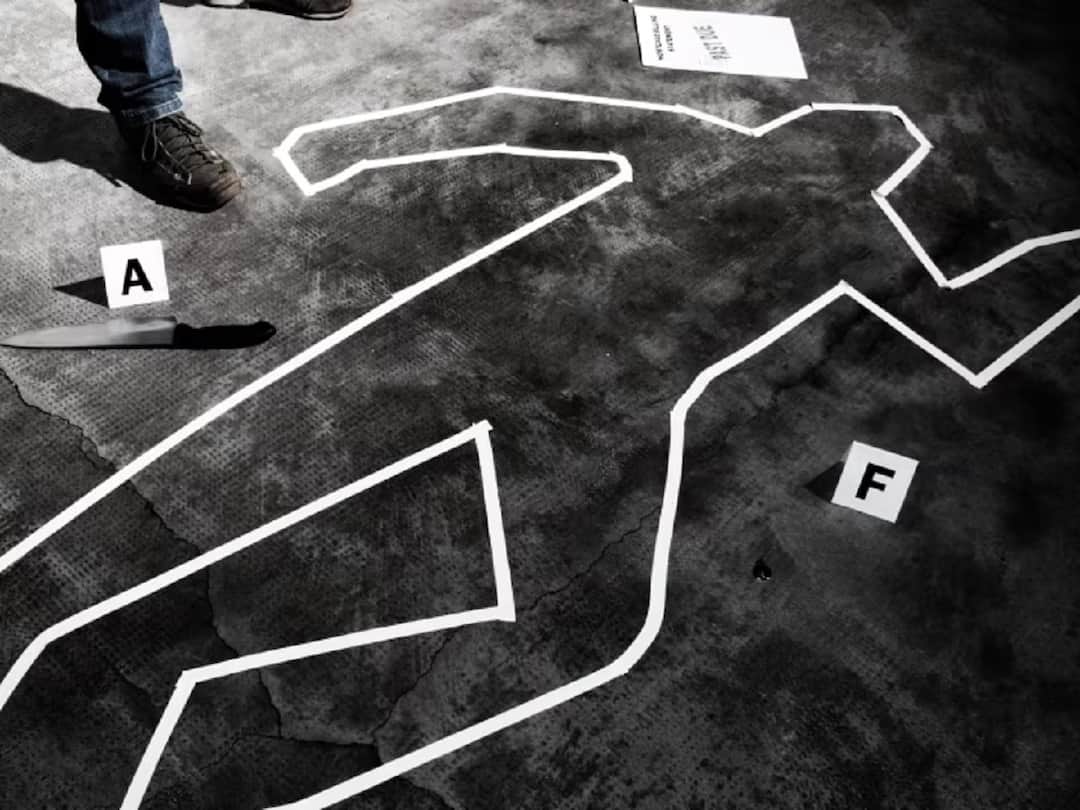 Godavarikhani unidentified persons kills Rowdy Sheeter Mantena Suman in Peddapalli District Godavarikhani Crime: షాకింగ్ - గోదావరిఖనిలో నడి రోడ్డుపై రౌడీ షీటర్ దారుణ హత్య