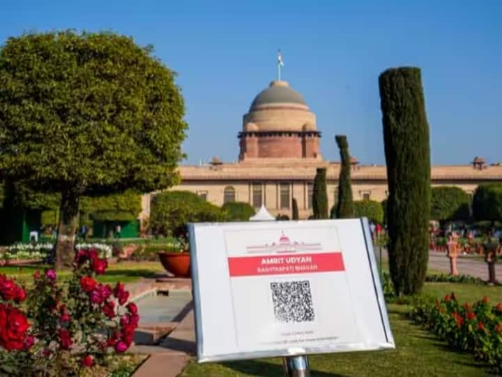 Politics on Amrit Udyan after changing name of Mughal Garden Maulana said Modi government please Hindus Mughal Garden Politics: अब नाम बदलने पर राजनीति, मौलाना बोले- 'हिंदुओं को खुश करने के लिए किया गया ऐसा'