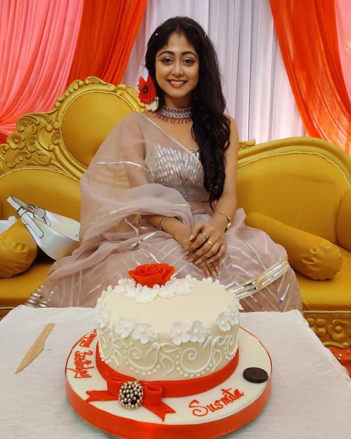 ধারাবাহিকের সেট থেকে শুরু করে ব্যক্তিগত জীবন.. জন্মদিনের সারাটা দিন সুস্মিতাময়। ছোটপর্দার পঞ্চমীর জন্মদিন ছিল শনিবার