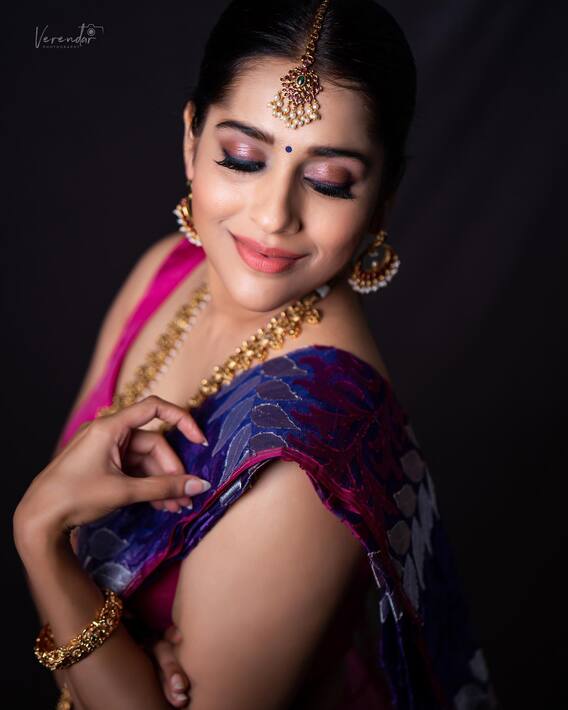Anchor Rashmi: లంగావోణిలో యాంకర్ రష్మి అందాల విందు