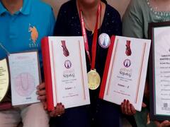 PHOTO: 100 दिवसात उलट्या अक्षरात लिहून काढली अख्खी ज्ञानेश्वरी; अहमदनगरच्या क्रांती नाईकांची विक्रमी कामगिरी