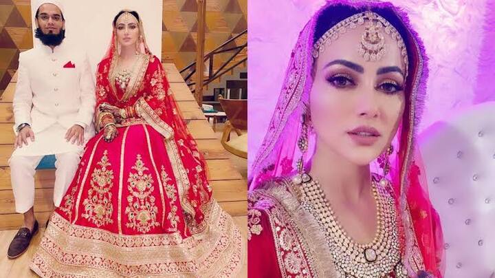 सना खान (Sana Khan) एक मशहूर एक्ट्रेस मानी जाती है जिन्होंने टेलीविजन पर रियलिटी शोज में भी काम किया है. बता दें कि उन्होंने अपनी शादी में  काफी खूबसूरत सर ग्रीन कलर का शरारा पहना हुआ था. इसी के साथ एक्ट्रेस ने अपने इस लुक को गोल्डन ज्वेलरी के साथ कंप्लीट किया. (Photo- Instgaram)