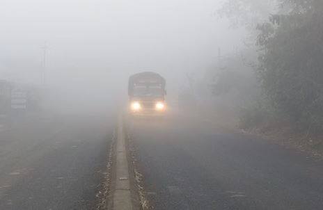 गहू, हरभऱ्यानंतर आता कांदा उत्पादक शेतकरी देखील संकटात सापडला आहे. कारण बदलत्या हवामानाचा कांदा पिकावर देखील मोठा परिणाम होताना दिसत आहे.