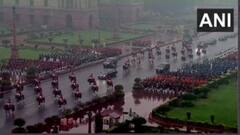Beating Retreat Ceremony: દિલ્હીમાં ચાલું વરસાદે યોજાયો 'બીટિંગ ધ રીટ્રીટ' સમારોહ, જુઓ તસવીરો