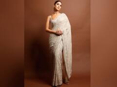 Vaani Kapoor Saree Look: वाइट साड़ी में किस तरह दिख सकती हैं स्टनिंग, एक बार वाणी कपूर के लुक पर डालें नजर