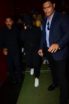 'Pathaan' पर फैंस का रिएक्शन देखने मुंह छिपाकर पहुंचीं दीपिका पादुकोण, सामने आई तस्वीरें