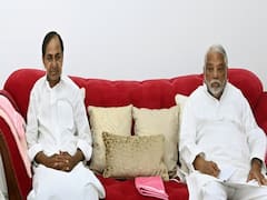 BRS Parliamentary Party Meet : దేశ ప్రజల కష్టార్జితాన్ని కార్పొరేట్లకు కట్టబెడుతున్నారు, పార్లమెంట్ లో కేంద్రాన్ని నిలదీయండి - సీఎం కేసీఆర్