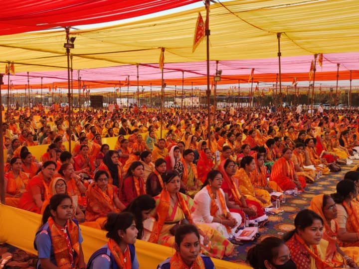 21 thousand devotees created a world record by reciting sunderkand together ANN Chhattisgarh में बना रिकॉर्ड, 21 हजार लोगों ने एकसाथ किया सुंदरकांड का पाठ, गिनीज बुक में हुआ दर्ज