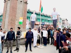 लाल चौक पर तिरंगा लहराकर बाले राहुल गांधी, 'भारत से किया वादा पूरा हुआ, नफरत हारेगी, मोहब्बत जीतेगी'