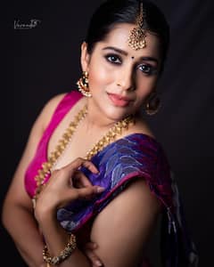 Anchor Rashmi: లంగావోణిలో యాంకర్ రష్మి అందాల విందు