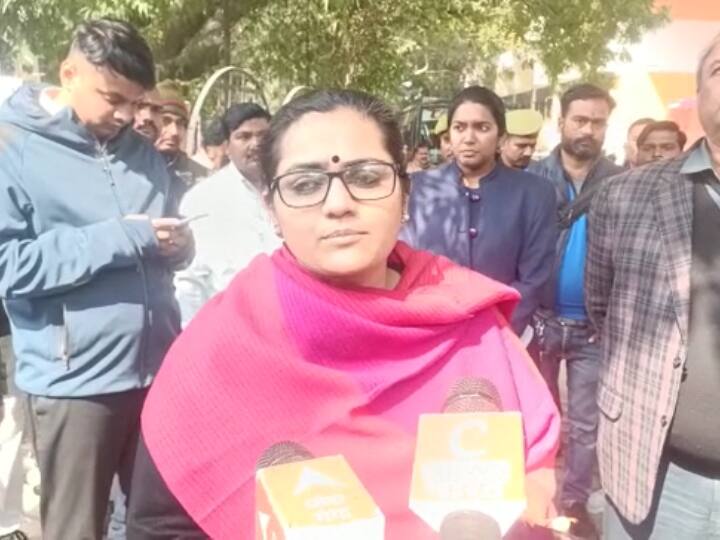 UP Politics MLC Election Voters will vote on 30 January at 27 polling stations Read Story ANN Unnao MLC Election: शिक्षक और स्नातक चुनाव के लिए 27 मतदान केंद्रों पर होगी वोटिंग, 57 पोलिंग पार्टियां रवाना