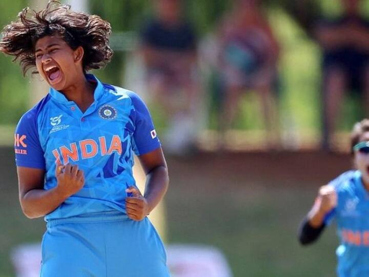Indian women team player Parshvi Chopra left skating and started playing cricket at the behest of her father U19 Women T20 WC U19 Women's T20 WC: पार्श्वी चोपड़ा ने पिता के कहने पर छोड़ा 'प्यार', अब देश के लिए वर्ल्ड कप में झटके सर्वाधिक विकेट