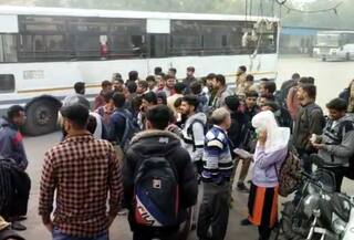 Junior Clerk Paper Leak: પેપર લીક કાંડમાં સંડોવાયેલા ગુજરાતીઓના નામ આવ્યા સામે, જાણો કોણે વિદ્યાર્થીઓવી મહેનત પર ફેરવ્યું પાણી
