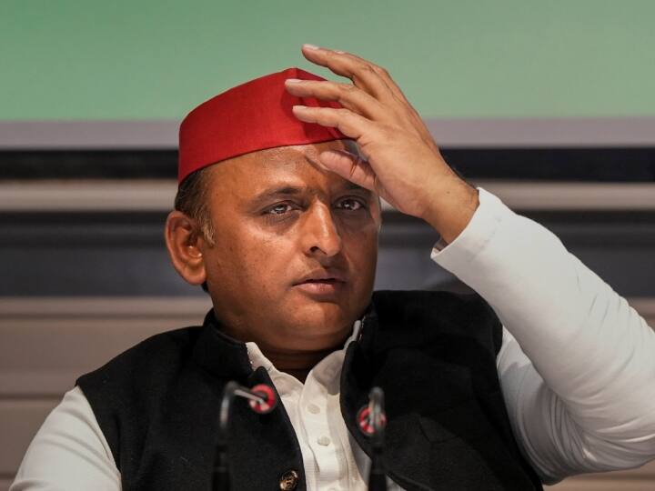 Ramcharitmanas Row Samajwadi Party leaders open front on Swami Prasad Maurya statement rebel against Akhilesh Yadav UP Politics: रामचरितमानस विवाद पर सपा नेताओं ने खोला मोर्चा! क्या पार्टी के खिलाफ करेंगे बगावत?