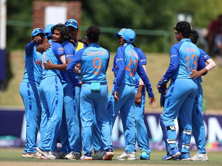 India vs england u19 womens world cup final England all out for 68 runs know more details in tamil கெத்து காட்டிய இந்தியா...நிலைகுலைந்த இங்கிலாந்து...69 ரன்கள் எடுத்தால் வெற்றி..!