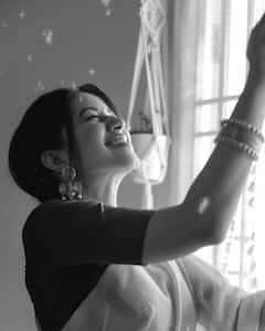 Mirnalini Ravi Photos: దివిని వీడి భువికొచ్చిన నెలవంకలా ఉన్న మృణాళిని