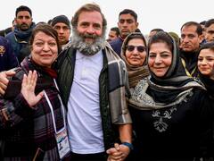 राहुल गांधी की भारत जोड़ो यात्रा में नजर आईं महबूबा मुफ्ती, कांग्रेस नेता बोले- 'उन्हें भी समझ आ गई'