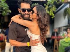 Mouni Roy Pics: फैमिली और फ्रेंड्स संग मौनी ने सेलिब्रेट की फर्स्ट वेडिंग एनिवर्सरी, सामने आईं ये लेटेस्ट तस्वीरें