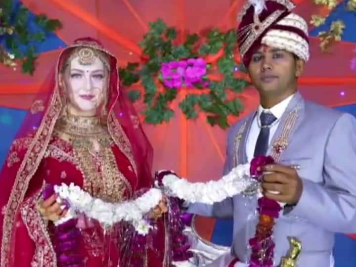Swedish girl Kristen Liebert marriage with Indian boy pawan kumar from UP etah Sweden Girl Marriage: स्वीडन की लड़की सात समंदर पार करके आई भारत, यूपी के लड़के से की शादी, 2012 में फेसबुक पर हुई थी मुलाकात