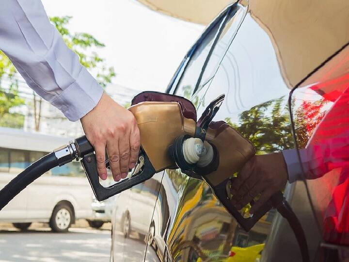 Kolkata News Petrol Diesel price today fuel Price Unchanged in India on 2 February Petrol Diesel Price Today: আজ পেট্রোল-ডিজেলের দর কলকাতার থেকে সস্তা কোন শহরগুলিতে ?