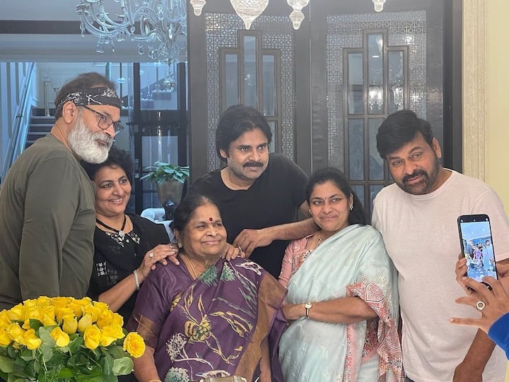 ఈ వేడుకలో మెగా కుటుంబ సభ్యులు పాల్గొన్నారు.Photo Credit@Chiranjeevi/Instagram